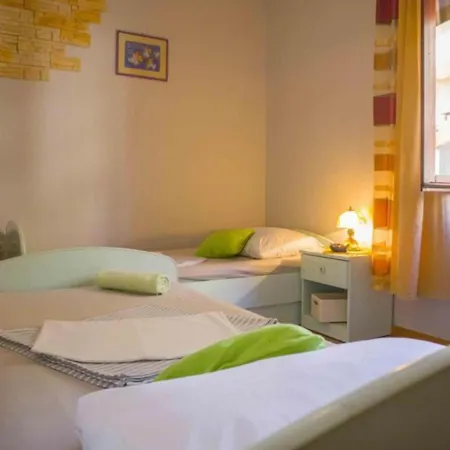 Jukica - Three Bedroom With Sea View Apartamento
